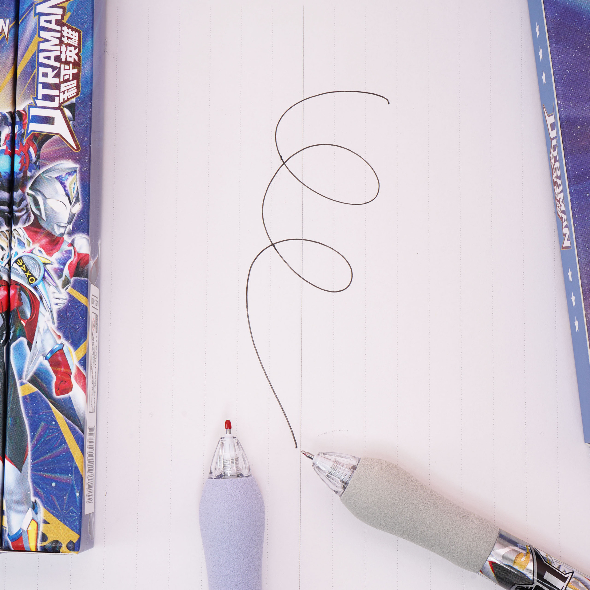 GP - 727 bolígrafo de caja ciega de dibujos animados de Ultraman bolígrafo de esponja suave 0.5 velocidad de cepillo de examen negro seco bolígrafo neutro
