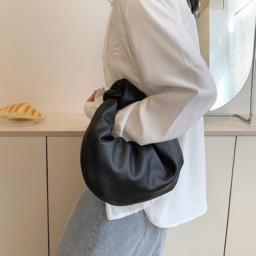 High-quality small bag for women 23 new style Internet celebrity fashion knotted handbag Korean style trendy pleated cloud bag