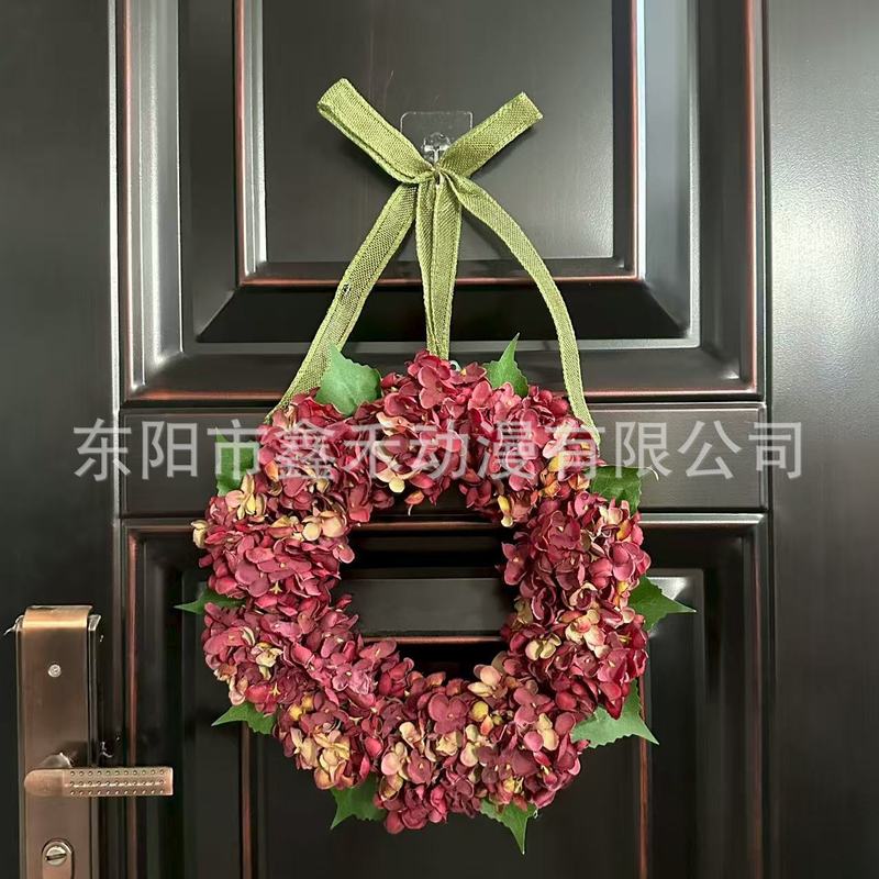 国境を越えた感謝祭の秋の色のアジサイの花輪秋の収穫の花輪の扉はアジサイの花輪のペンダントを掛けて花のショーウインドーの置物をシミュレーションします。|undefined