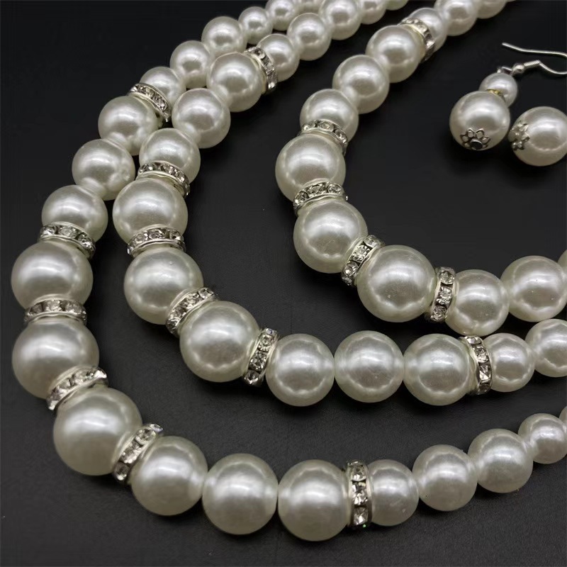 Ensemble boucles d'oreilles et collier chaîne pour soirée chic_voghion.com