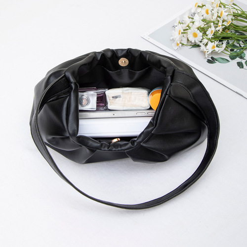 Women's shoulder bag 2025 new high-end folded underarm bag, fashionable solid color, light and all-matching crescent bag, wholesale