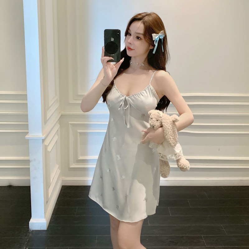 Pijama de plata caliente mariposa cabina pijama chica verano 2024 nuevo hielo y nieve cinta cojín de pecho pura ropa para el hogar