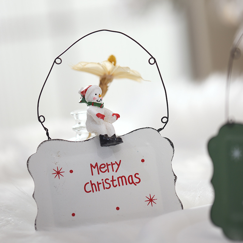 Nuevos productos transfronterizos mini hierro forjado Feliz Navidad etiquetas decoraciones de Navidad puertas colgando árboles colgando props