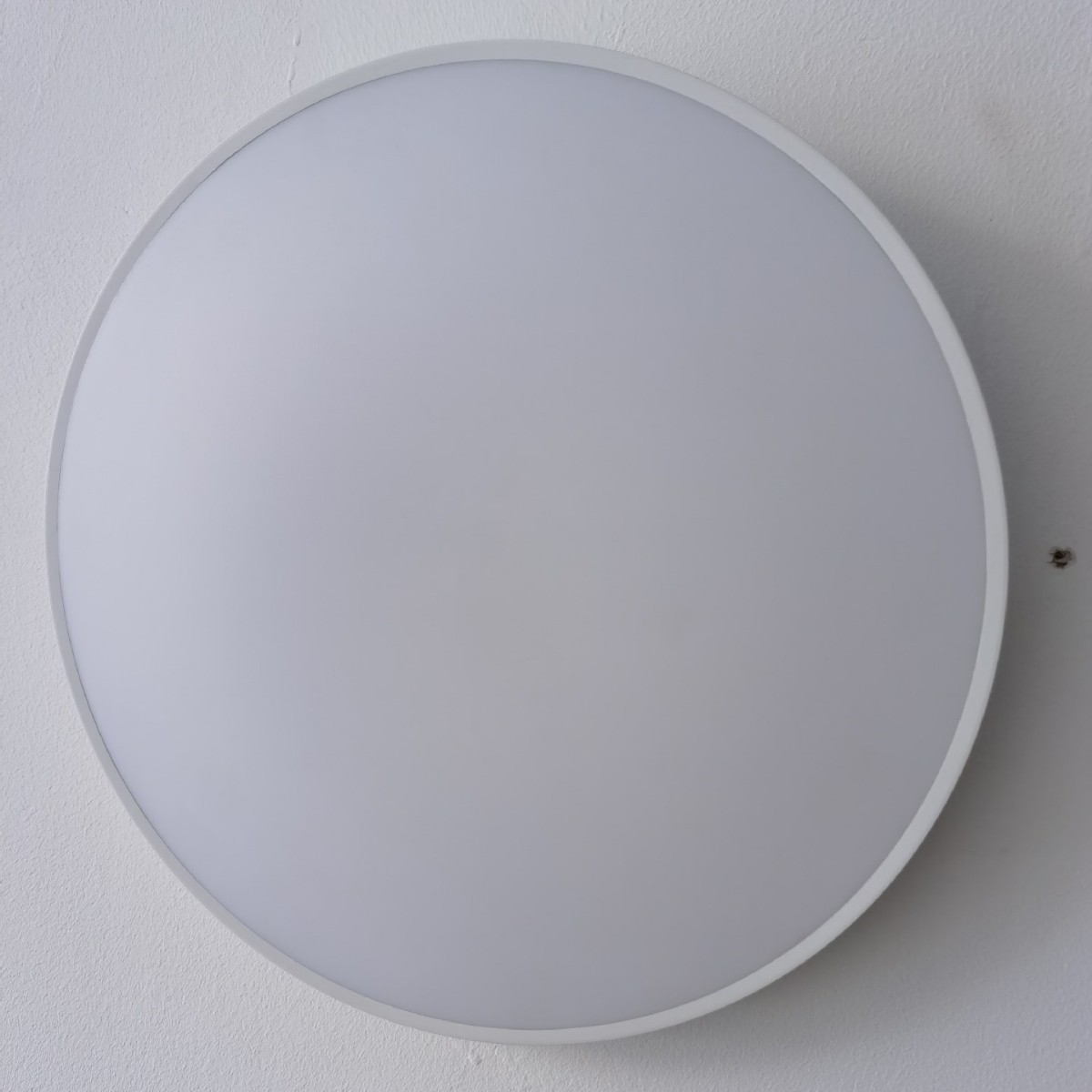 초박형 3중 흰색 가장자리 직경 270 백색광