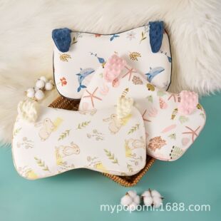Rectangular detachable pillow for infants and young children over 6 months old and 1-3 years old comforters pillow available for wholesale in all seasons