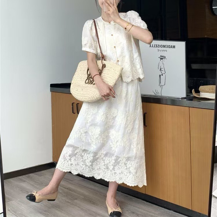 新しい中国風のツーピーススーツ女性のための 2025 春と夏の新しい立体刺繍レーストップ A ラインスカート|undefined