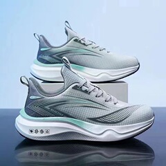 春の新型の大きいサイズのネット布の通気性のレジャーの運動靴の軽やかなファッションの潮流の百合のランニング靴のクロスボーダーの卸売り