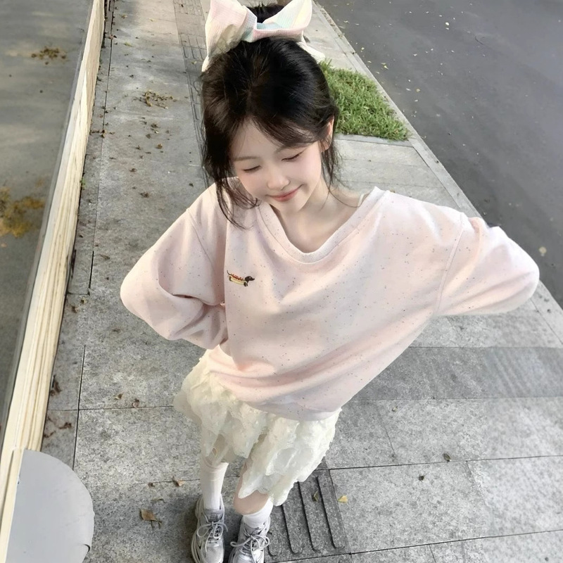 [Factory Outlet] Korean pink slant shoulder sweater female autumn puppy embroidery loose lazy wind long sleeve top