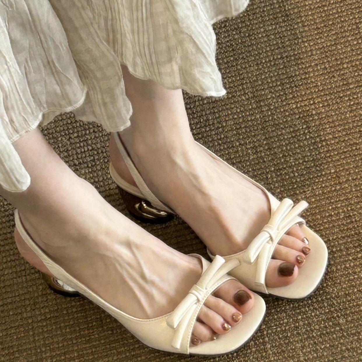 Fashionable universal exclusive sandals with bow heels