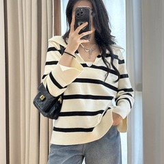 李格好いい太ったmm襟付きvネックセーター女性2025春秋大サイズの怠惰な風が痩せた気質の縞模様のニット