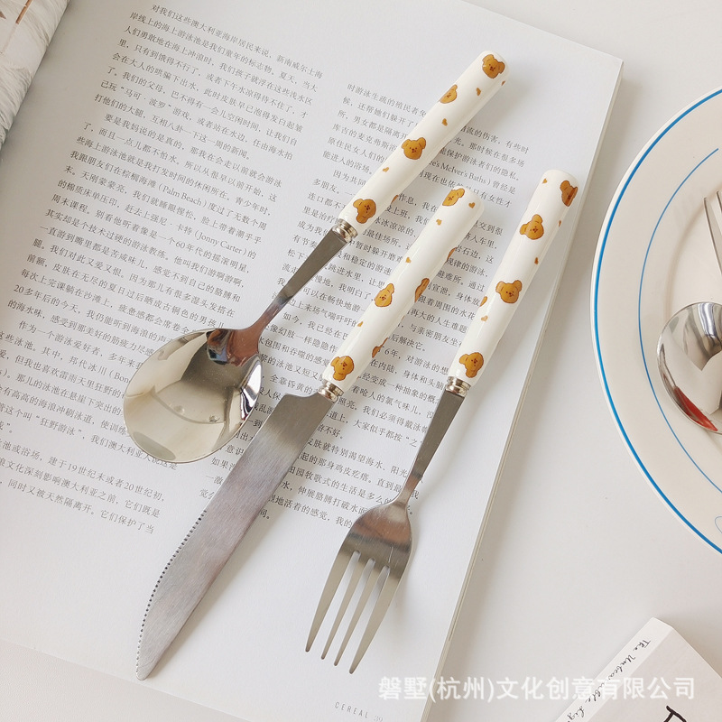순수한 곰 칼, 포크와 숟가락