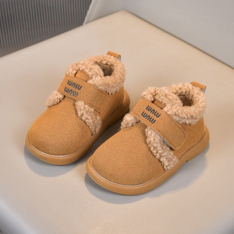 子供のベルベットスニーカー 2025 秋と冬の新しい韓国スタイルの女の子の綿の靴卸売男の子の大きな綿の暖かいビーニー靴|undefined