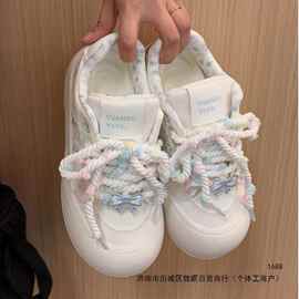 可爱韩系板鞋女2026新款厚底小白鞋配裙子面包鞋校园风休闲帆布鞋