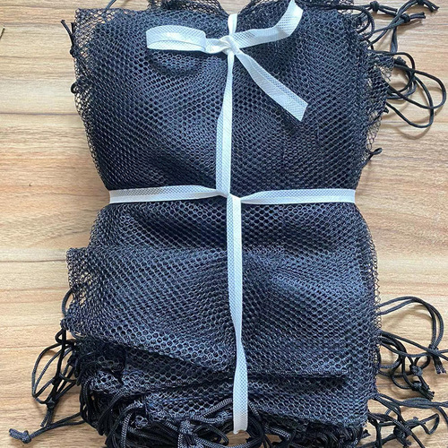 The roller skating pile mesh bag storage bag can hold 50 pile bags. The mesh bag storage bag is a portable pile bag and can hold markers.