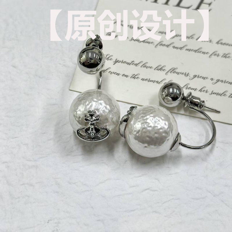 Trendy Western-Style Textured Pearl Silver Earrings in White Saturn Design, 2025 New Earrings