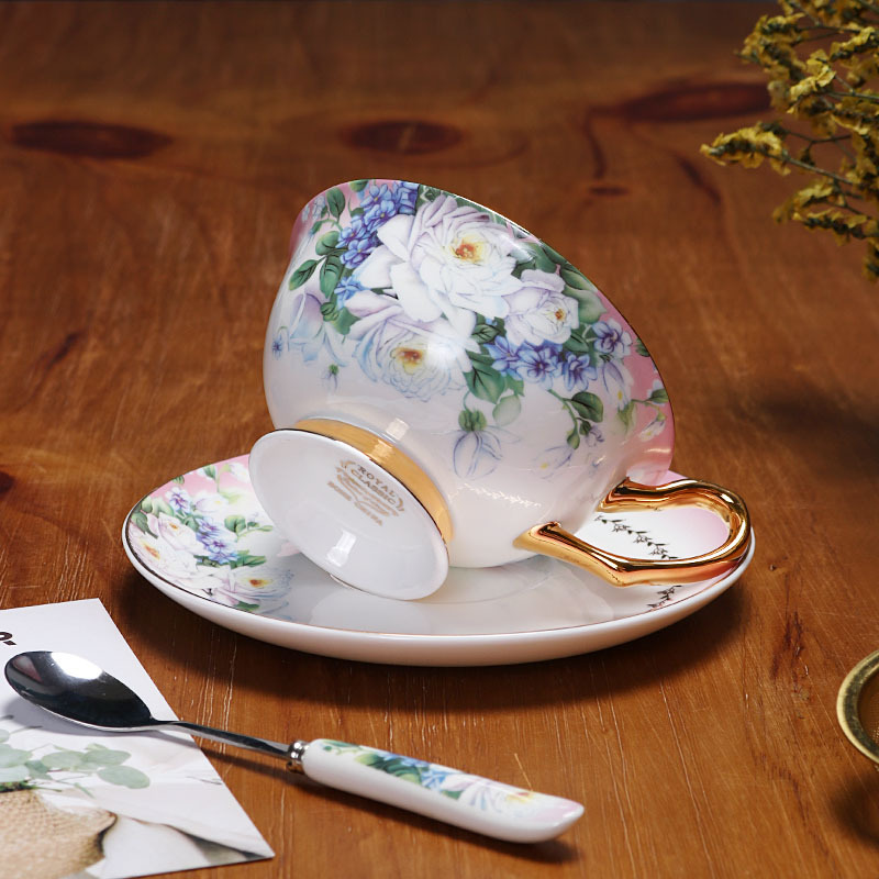 Estilo europeo elegante flor hueso China taza de café y platillo de alta gama oro británico tarde té conjunto luz lujo flor taza de té caja de regalo