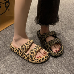 Cross-border leopard print flip-flops beach slippers women's summer outer wear beach slippers wholesale thick-soled new sandals and slippers