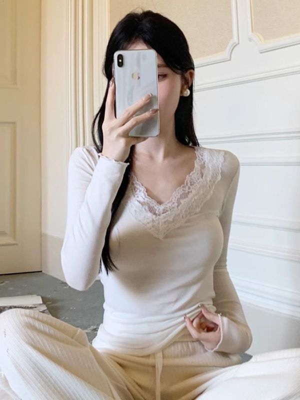 レースの深いVネックのインナーシャツ、女性用秋冬2025新作、タイトな長袖Tシャツ、純粋な魅力の茶道インナーウェア|undefined