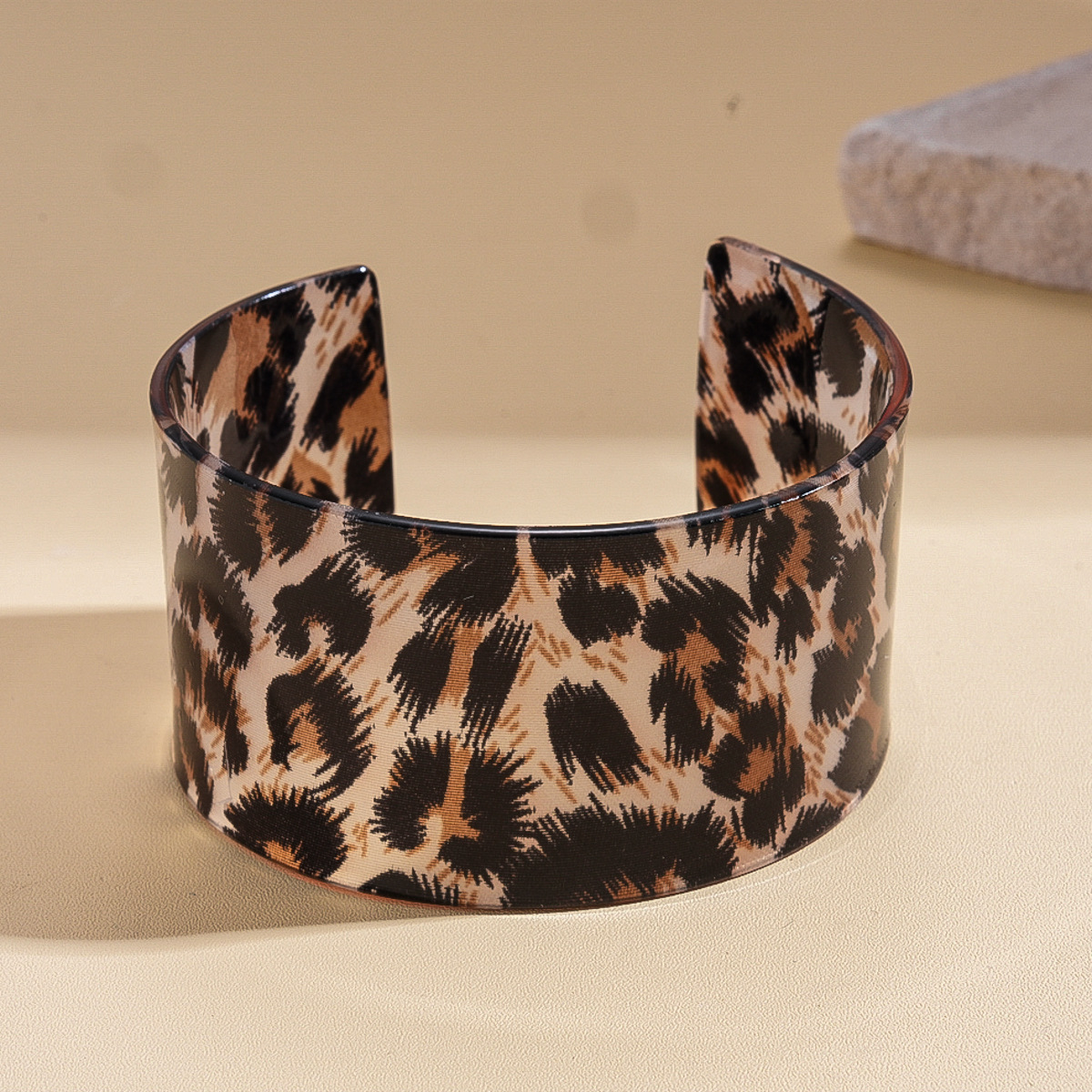 Europa y los Estados Unidos transfronterizos acrílico impresión de leopardo estampado geométrico brazalete de apertura retro nicho de alta calidad joyería
