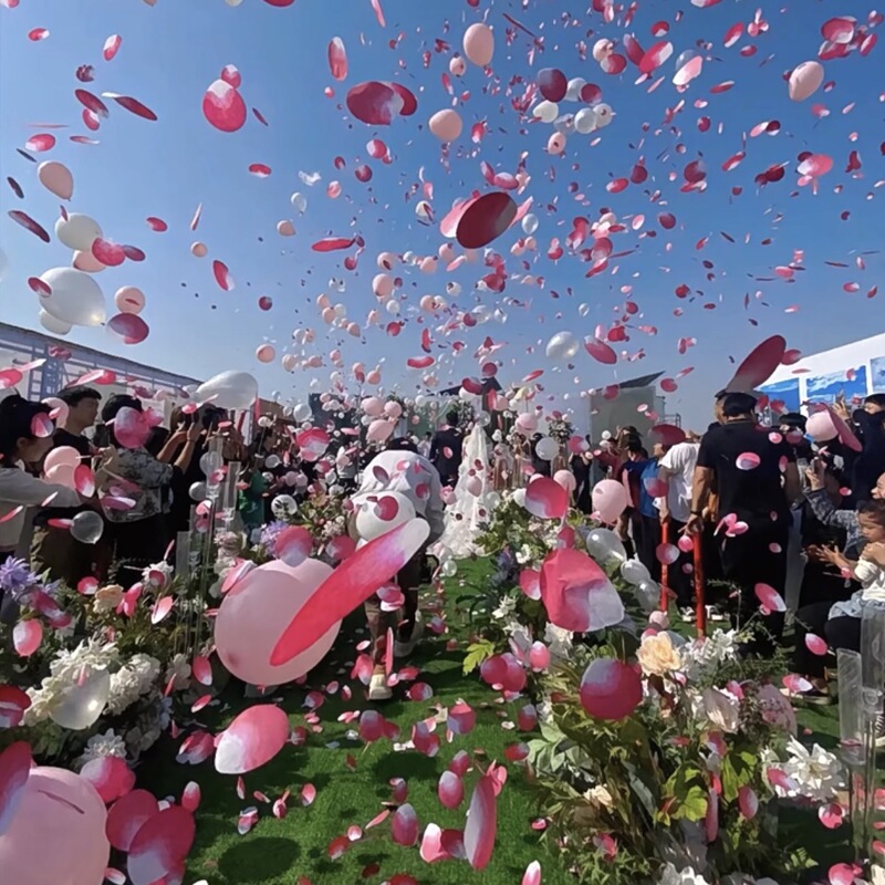 Wedding Fireworks Cannon Hand-Twisted Fireworks Wedding Fireworks Cannon Fireworks Tube Wedding Cannon Handheld Cannon Tube Silver Ribbon