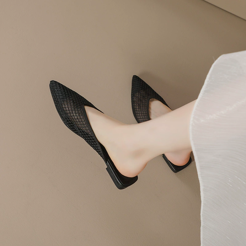 Полые сетчатые тапочки женские летние носить модные остроконечные женские туфли 2024 новые сандалии женские плоские подошвы