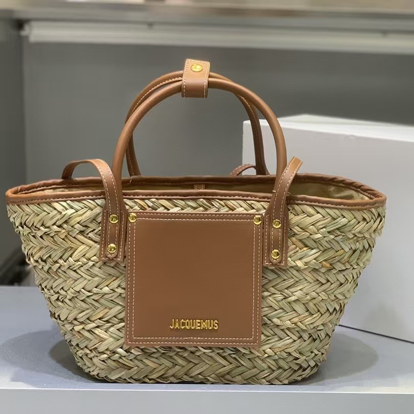 Jacquemus üslubunda hörülmüş samandan qadın çantası