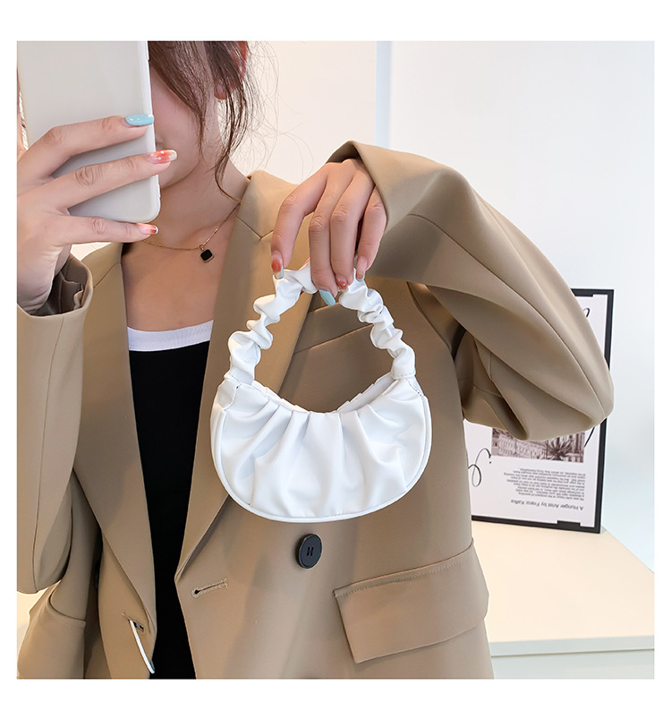 2024 Sommer Neue Trendy Internet Rot Vielseitig Eine Schulter Unterarm Modische Handheld Einfach Gefaltete Wolke Tasche_voghion.com