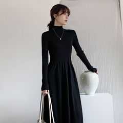半高领长袖针织连衣裙女2025新款秋冬内搭打底毛衣裙