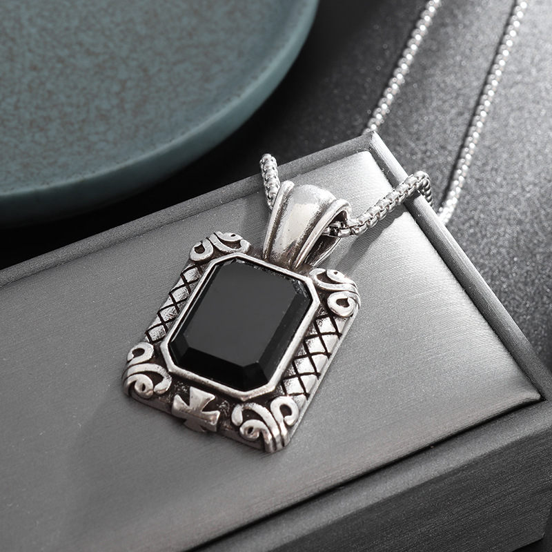 Collier Pendentif Carré En Alliage Écologique Pierre Noire Luxe_voghion.com