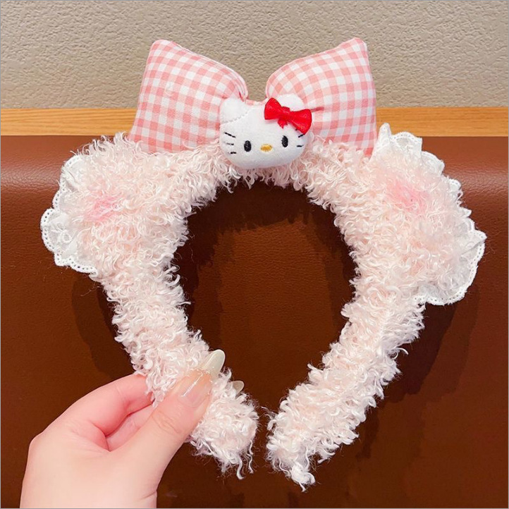 gato de encaje rosa