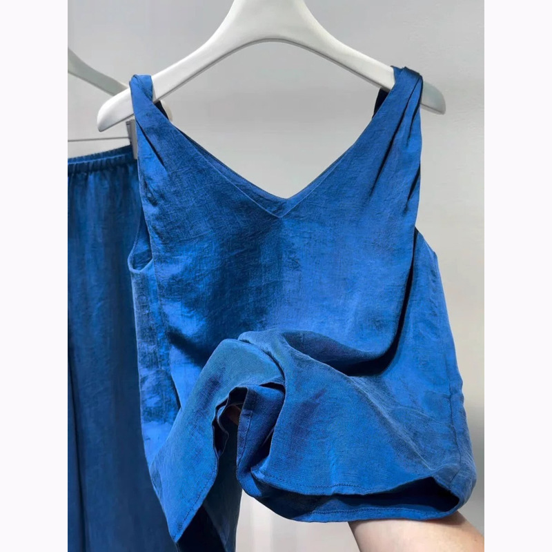 Super Cool Stuff, Absolutely Amazing! Blue V-Neck Twist-Tie Camisole for Women, Summer Vacation Style, Fashionable Sleeveless Top Super Cool Stuff, Absolutely Amazing! Blue V-Neck Twist-Tie Camisole for Women, Summer Vacation Style, Fashionable Sleeveless Top