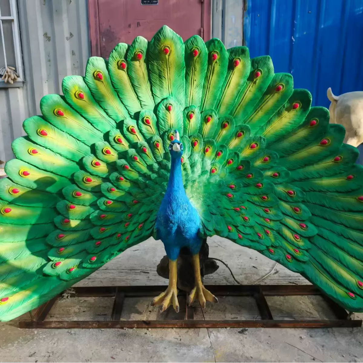 厂家直供玻璃钢仿真动物雕塑  园林户外孔雀开屏造型景观装饰摆件