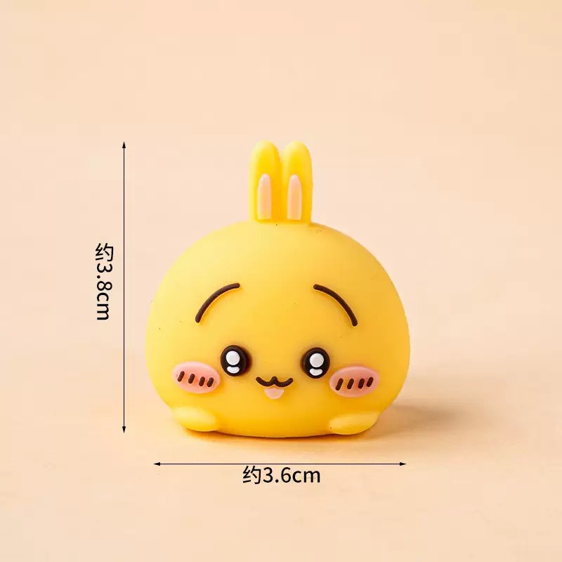 Chiikawa Japón Jiyikava Usaki lindo mini adorno de escritorio a prueba de caídas muñeca decoración de muñeca