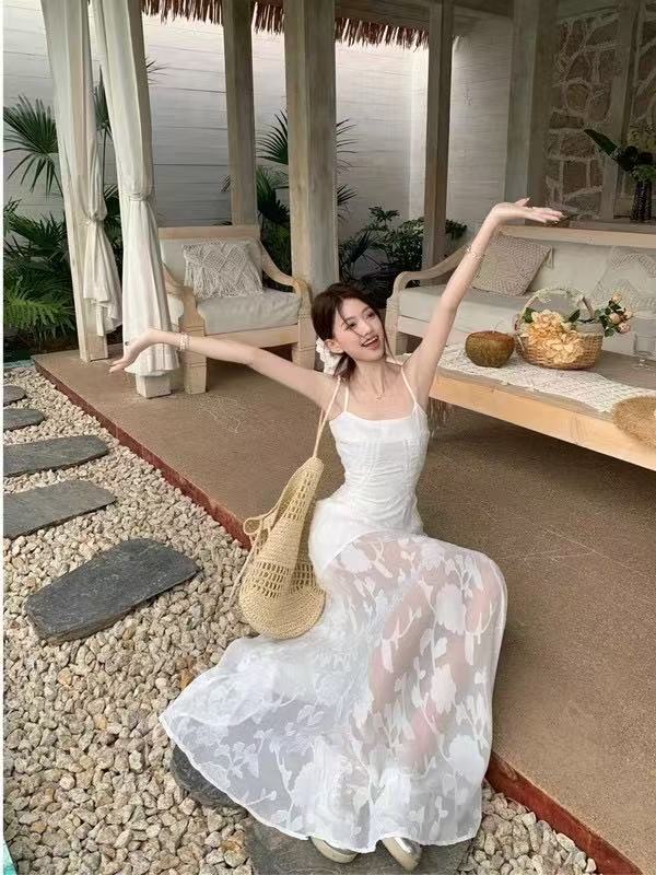 法式薄荷绿吊带连衣裙女夏季2025新款开春穿搭海边度假风收腰长裙|undefined