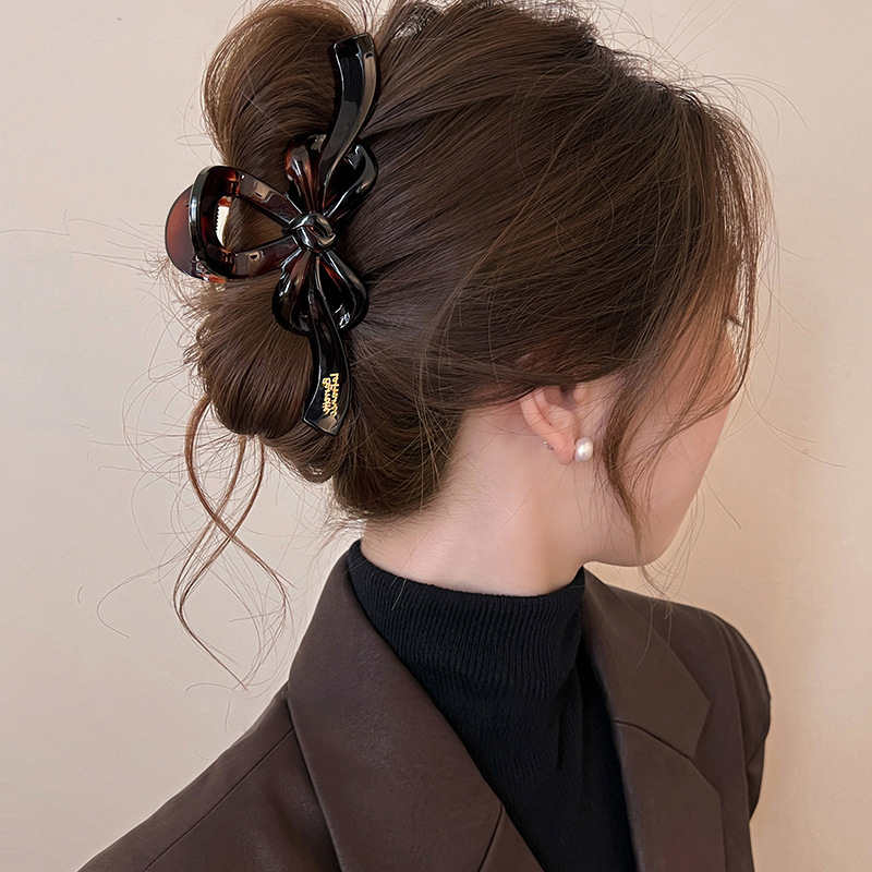 女性用のキュートでかわいいクマのヘアクリップ、2025年の新しいハイエンドのサメのヘアクリップ、後頭部のヘアクリップ、ヘアクリップ|undefined