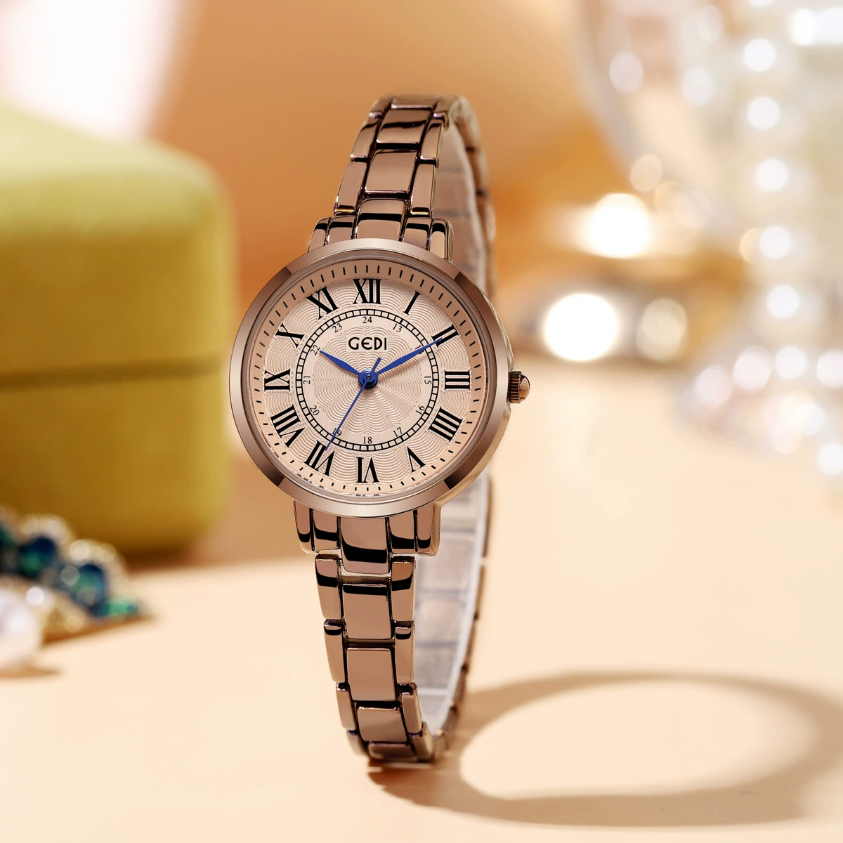 歌迪 Waterproof metal retro quartz swiss watch, light luxury style