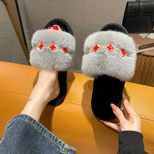  New Arrival Four-Leaf Clover Metal Chain Furry Slippers for Women | Fashionable Indoor & Home Use Open-Toe Cotton Slippers for Cross-Border Markets