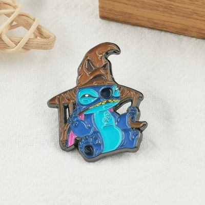 Stitch Wearing a Sorting Yaxa sancaqları