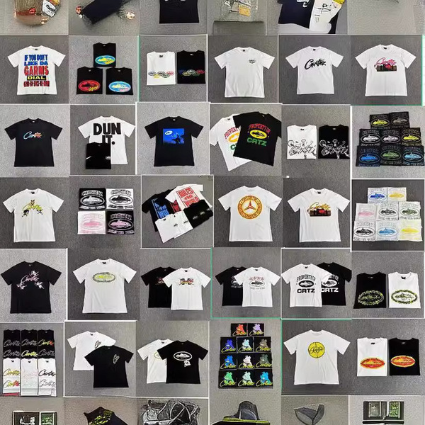 Short sleeve T-shirt with a round collar
