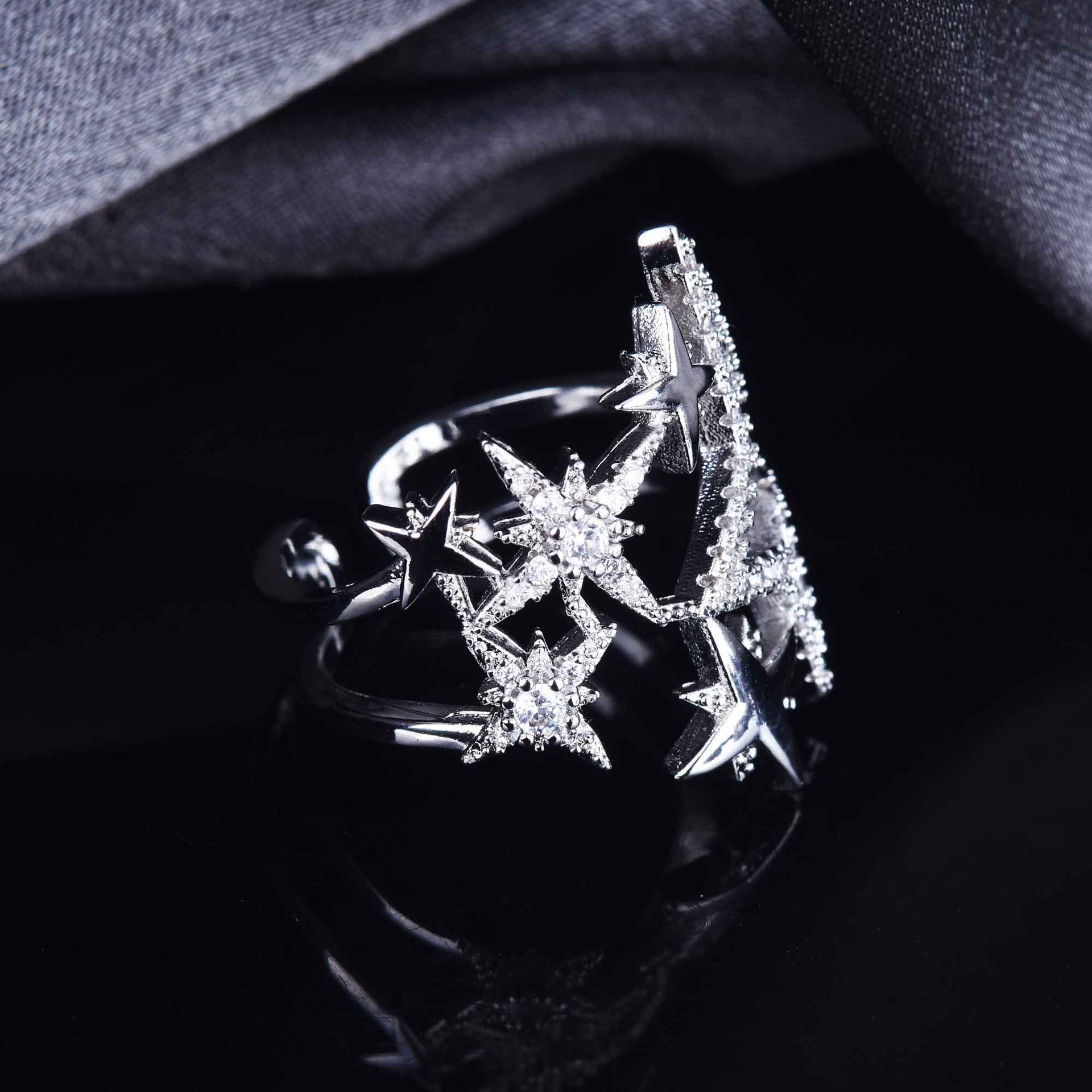 Nischen-designer-original-all-match-persönlichkeit Schmuck Fünf-ecken-stern Ring Ins Wind-zirkon-eröffnungs Ring display picture 4