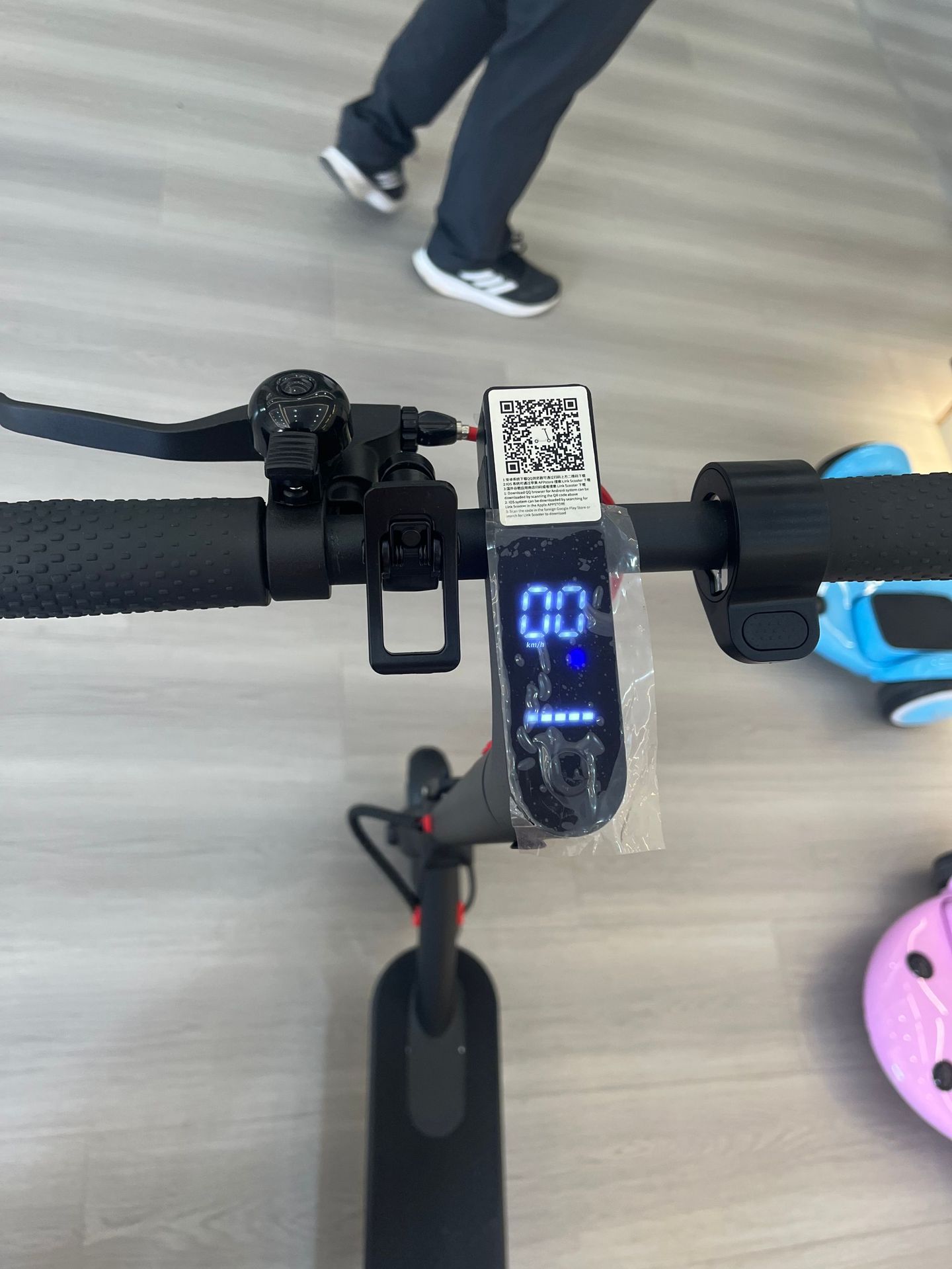Foreign Trade Export 300W Off-Road Adult Electric Scooter 8.5-Inch Foldableing Scooter Two-Wheeled Electric Scooter
