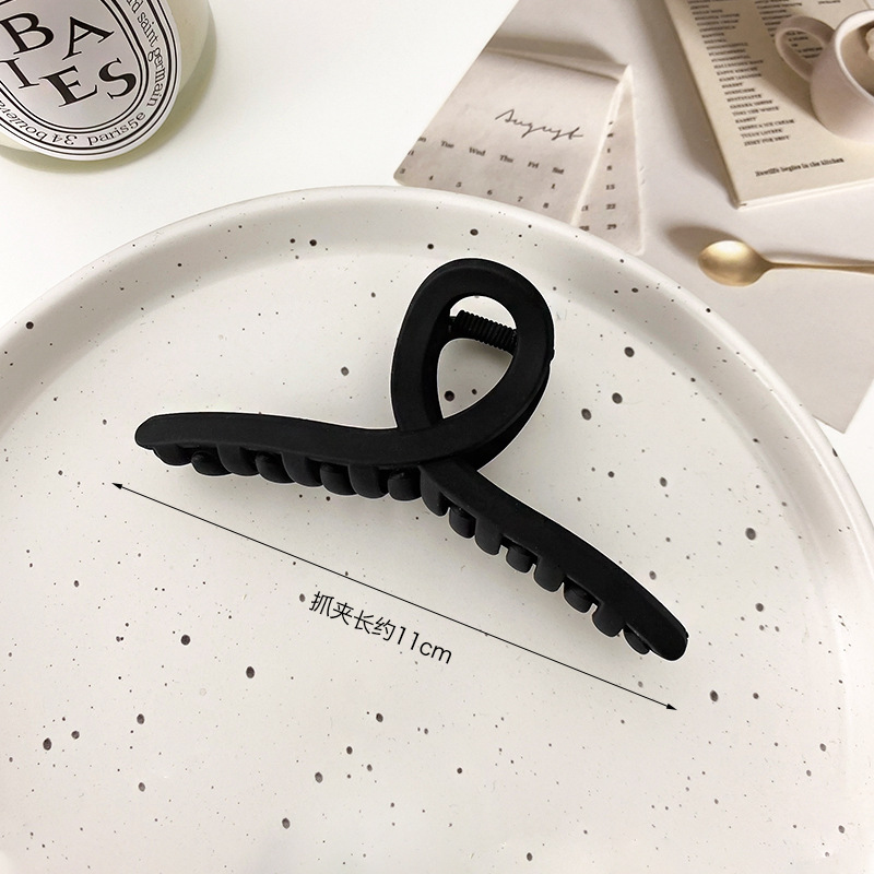 Black criss-cross style 11cm