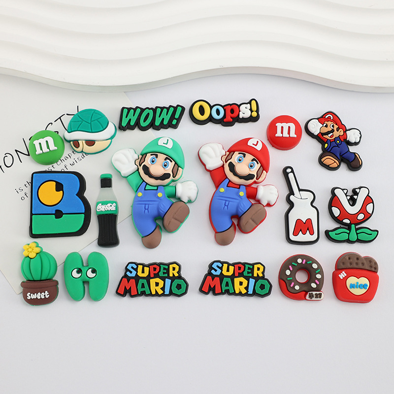 大号马里奥洞洞鞋DIY配件 卡通鞋花软胶装饰手机壳水杯创意饰品贴