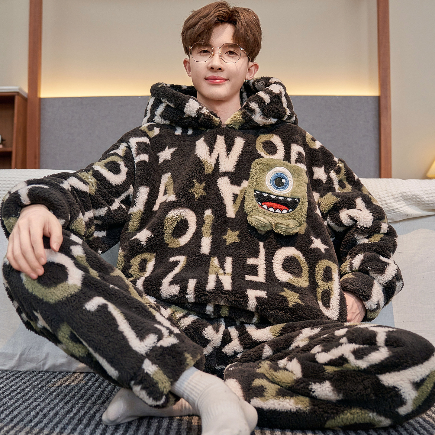 Men's Pajamas Autumn and Winter Thickeneded Fleece-Lined Coral Velvet Teenagers Cartoon Plus Size Flannel Home Clothes Set
