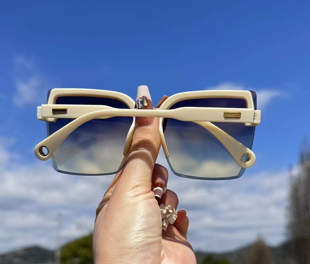 e63df027-8696-40af-8738-a5b958