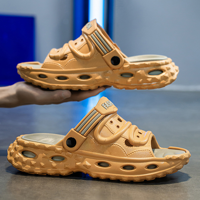 Sandalias de verano para hombres, zapatillas de playa con sentido de mierda, sandalias de alta gama de fondo grueso de doble uso para hombres que conducen al trabajo