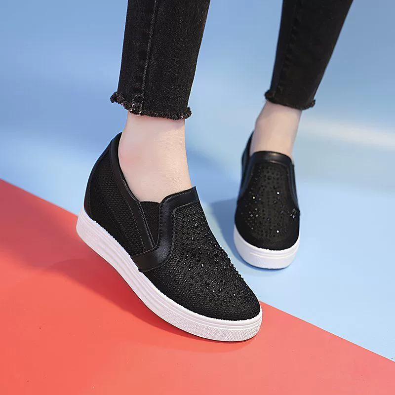 Белая обувь на внутреннюю высоту 2023, летняя новая Универсальная сетчатая повседневная женская обувь без шнуровки, дышащая обувь с полой сеткой