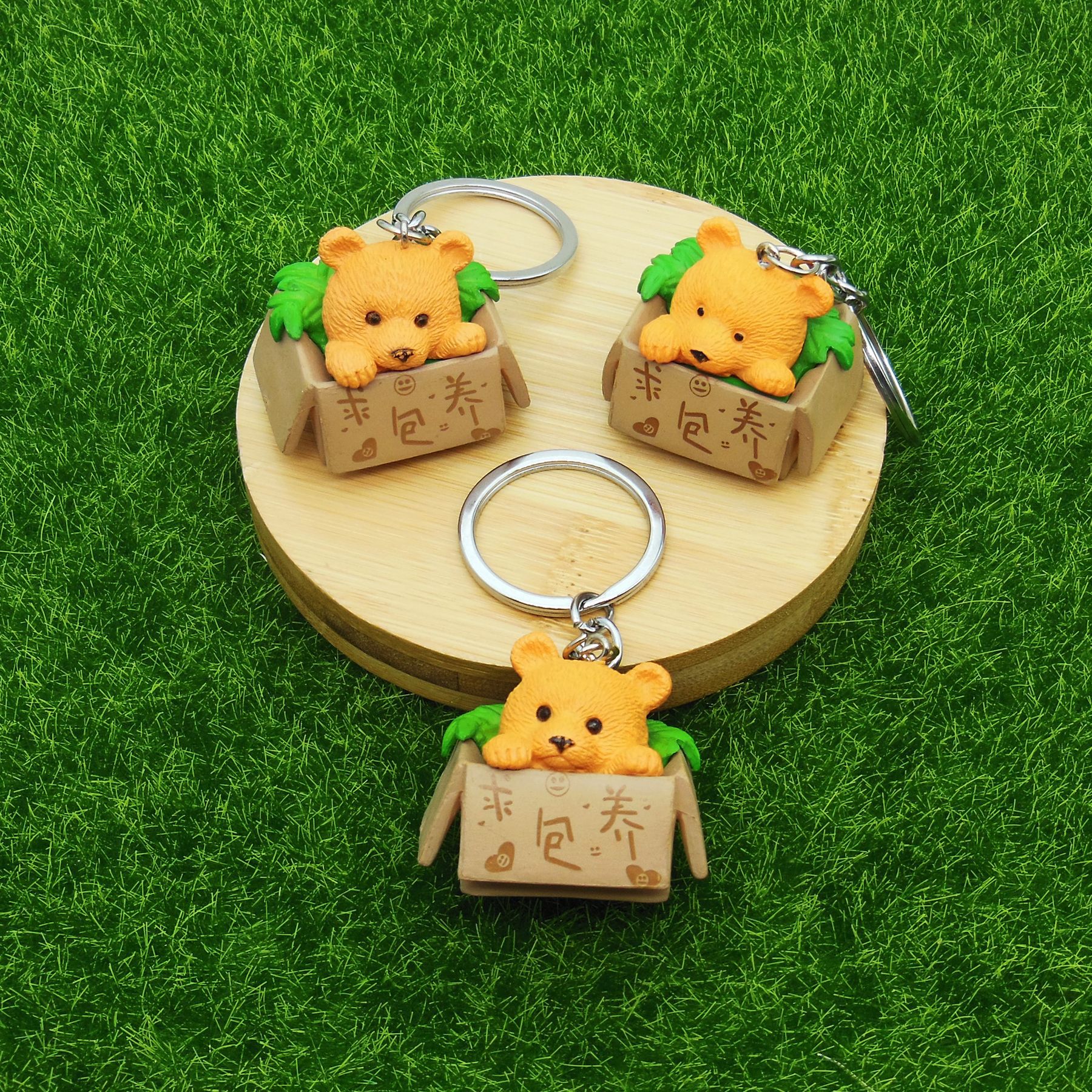 Gato de dibujos animados llavero colgante lindo gato muñeca estudiante adornos campus tienda suministro al por mayor