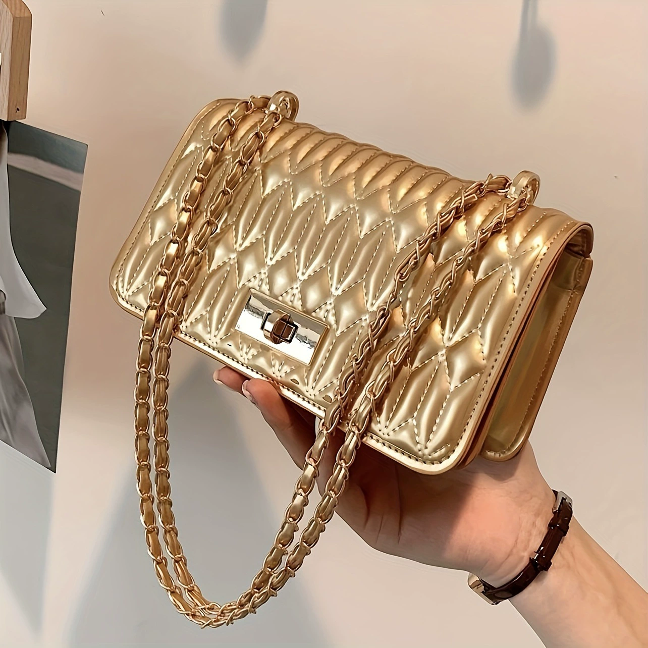 Плиссированная женская сумка цепь новая сумка 2025 сумка через плечо женская сумка простая модная сумка для пассажиров