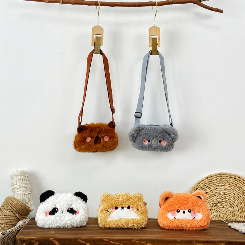 Animal pequeño lindo bolso de hombro para niñas pequeño mini bebé bolso de cambio 2025 otoño y invierno nuevo bolso de peluche para niños